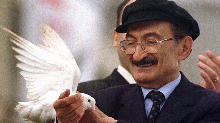 Zaferle değil krizle andılar! 12'nci sınıf inkilap tarihi kitabında Ecevit'e büyük ayıp!