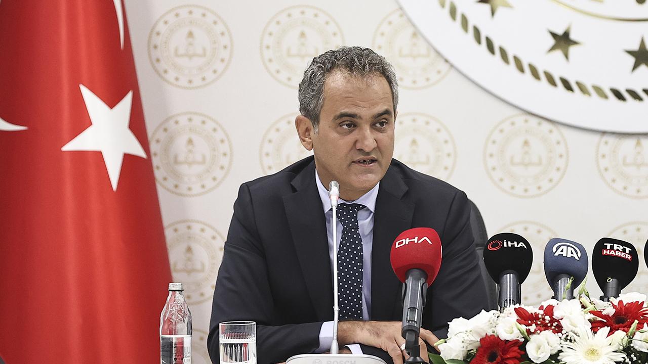 Milli Eğitim Bakanı Özer'den yüz yüze eğitim açıklaması "Okullarımızın açık kalması için her türlü tedbir alınacak"