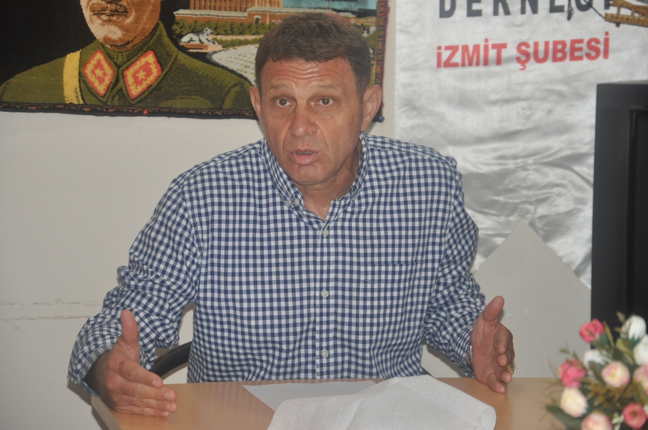 Emekli Tuğamiral Türker Ertürk: "Sarıklı ve cübbeli amirali görünce tepki verdik"