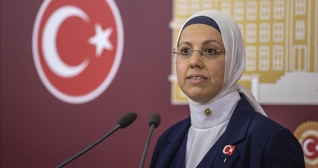 AKP'nin gözdesi Kavakçı lüks restoranda görüntülendi