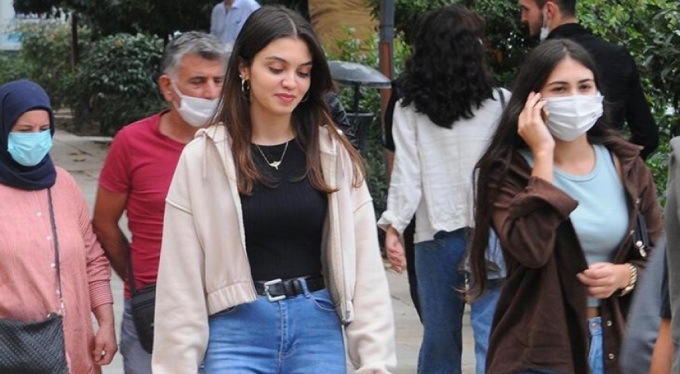 Validen çağrı! Vaka artışı ve uyarılara rağmen 'maskesiz'ler her yerde