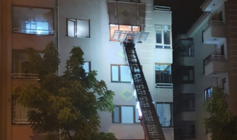 'Koku' şikayeti üzerine savcılık kararıyla eve girildi; gördükleri manzara şaşkına çevirdi