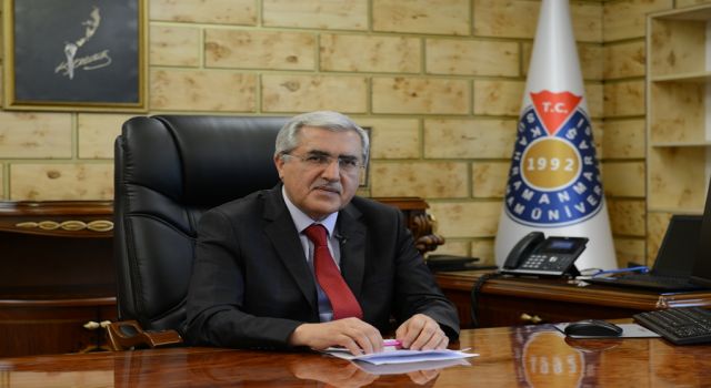 "Üniversiteyi kendi aile şirketi gibi yönetiyormuş dedi ve... Can Ataklı her şeyi yazdı! İşte kızını doktoraya sokamayınca sınav başkanını istifaya zorlayan rektörün yeni skandalları