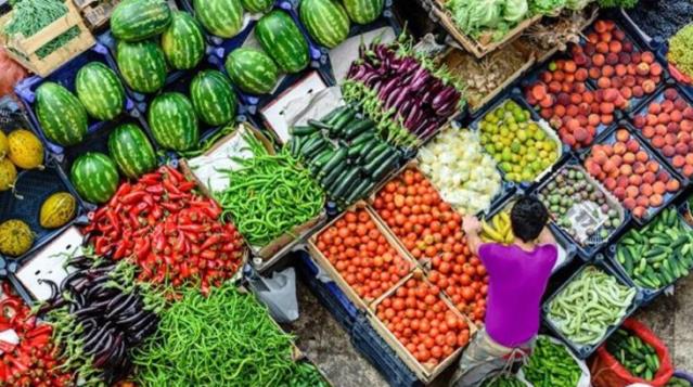 İktidar "Ekonomi uçuyor" diyor ama... Pazarcı maliyetlerden, halk fiyatlardan şikâyetçi!