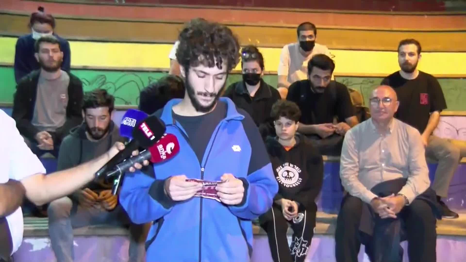 'Barınamıyoruz Hareketi' kuruldu: Öğrenciler barınma sorunları çözülene kadar sokaklarda sabahlayacak