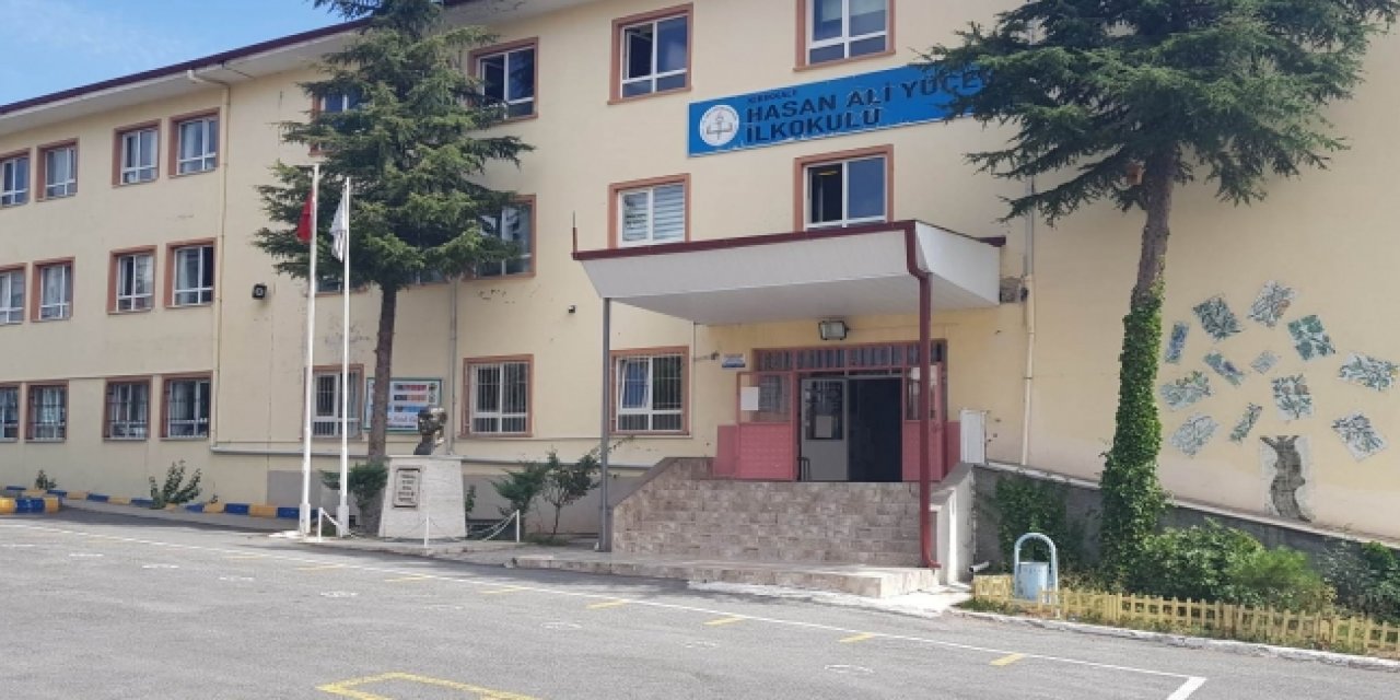 Aşısını olan velilere altın ödülü