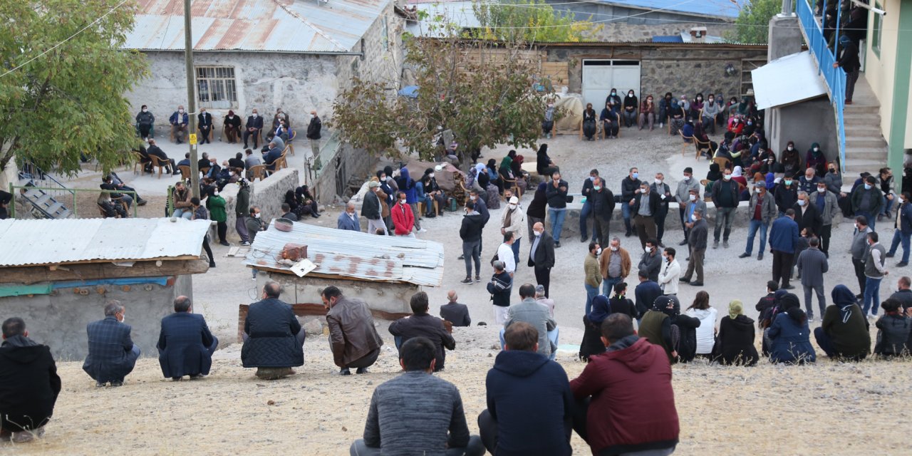 Depremde yaşamını yitiren TEOG birincisi Arda, Tunceli'de toprağa verildi