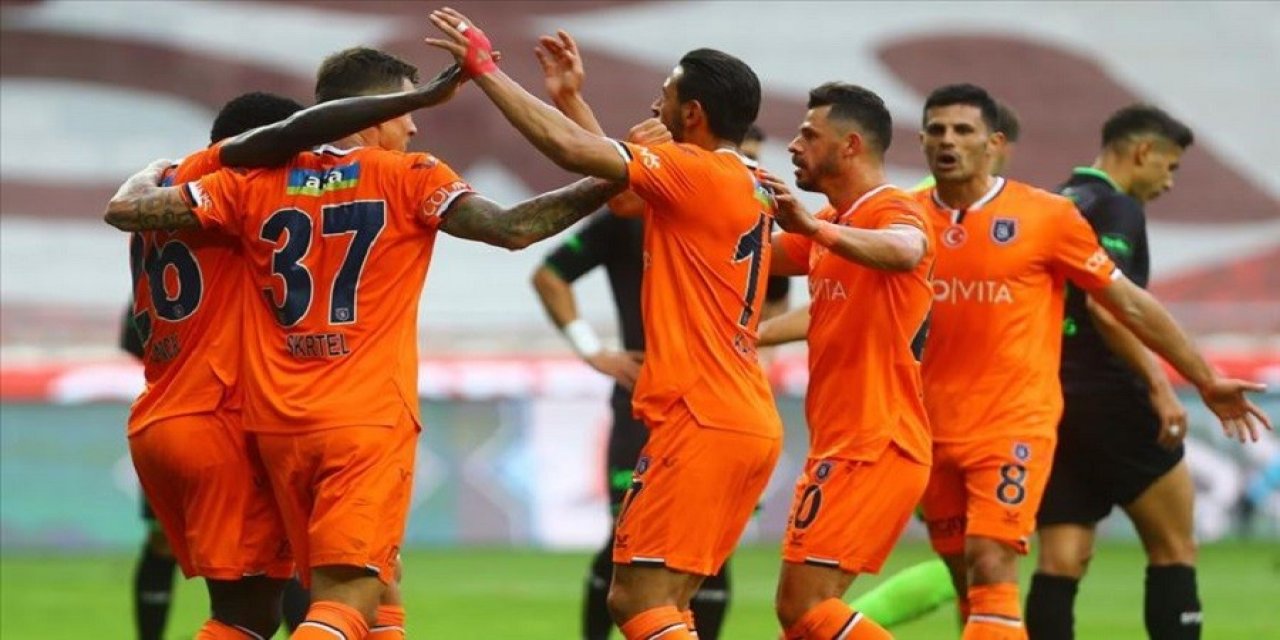 Üç gol, kaçan penaltı… Başakşehir seriye bağladı