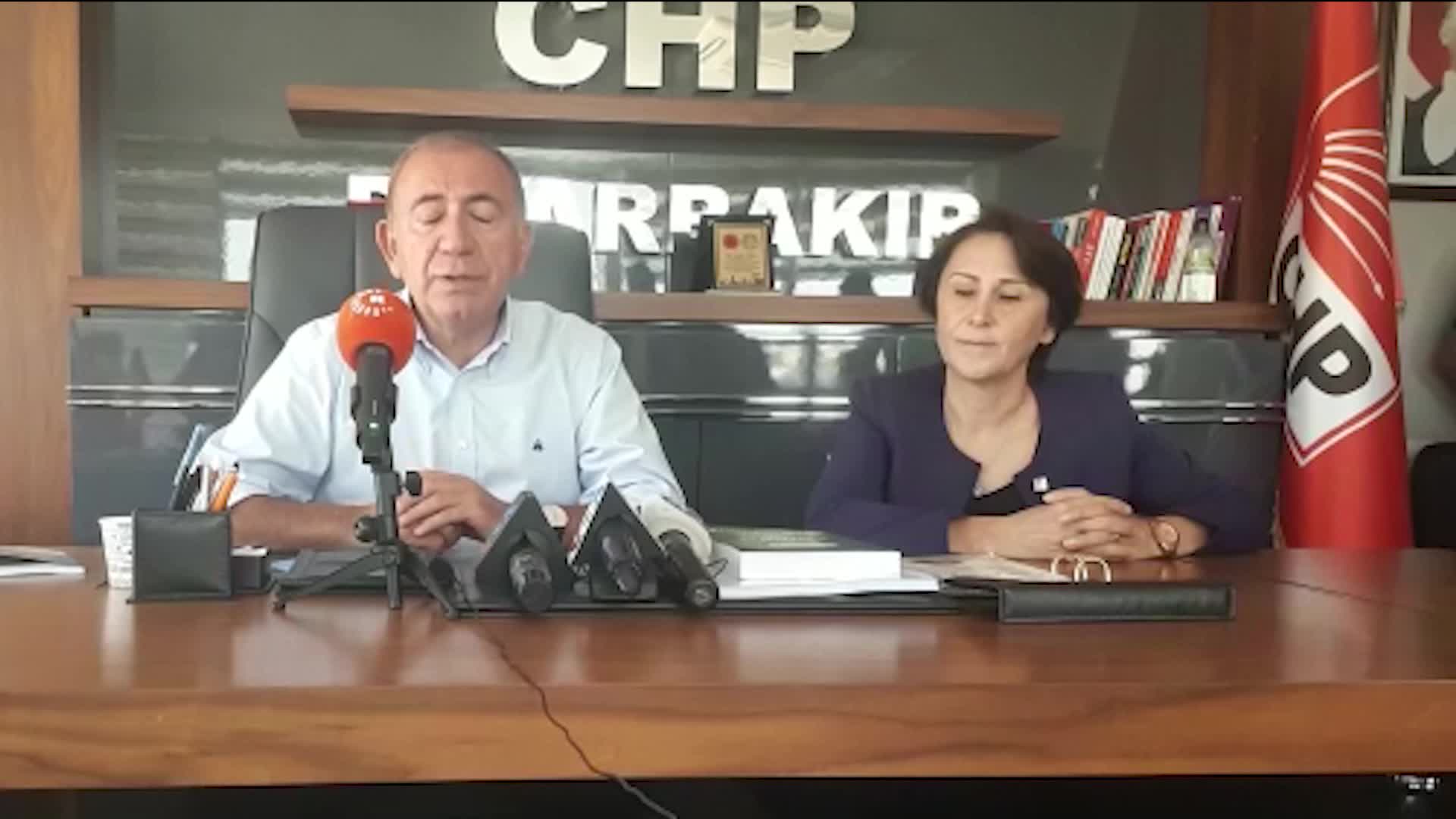 CHP’li Tekin Diyarbakır'da: “Kürt meselesinin çözümü siyasetle olur”