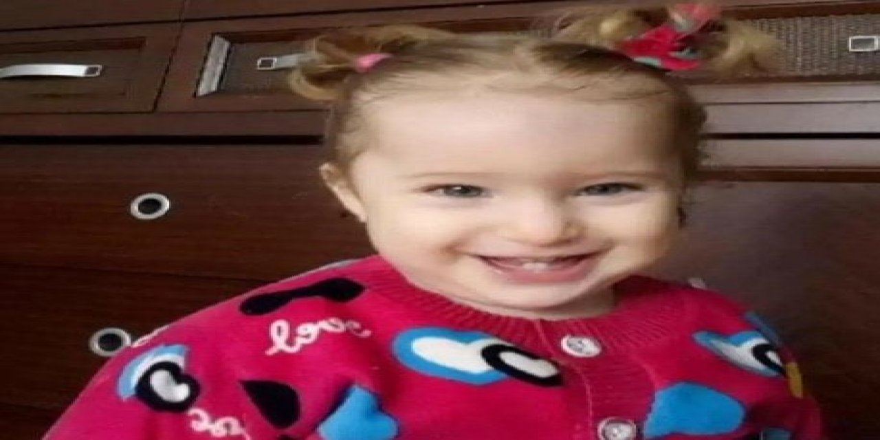 Mucizenin adı: Elif... 3 yaşındaki Elif 65 saat sonra enkazdan sağ olarak çıkarıldı!