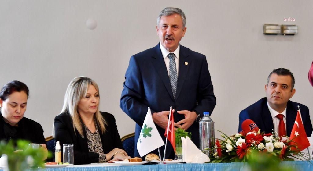 Selçuk Özdağ, öğrencilerin barınma sorununa dikkat çekti: “Ondan sonra Fetullah Gülen niye çıkıyor. Fetullah Gülen de çıkar başkaları da çıkar"