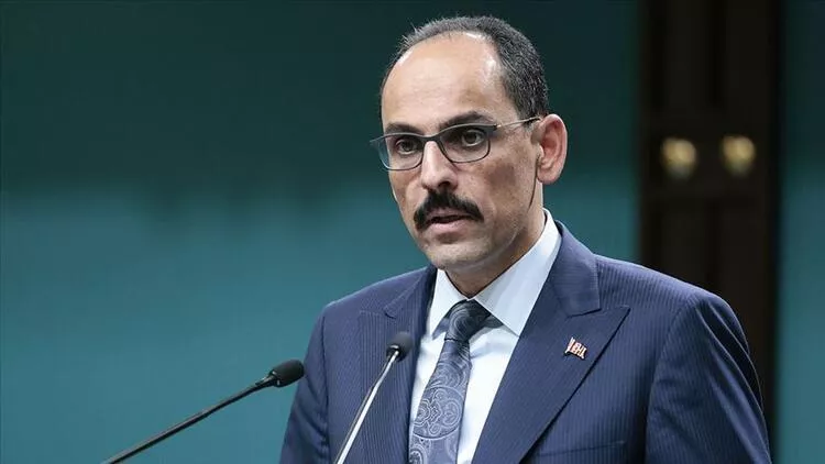 "Resmi statüsünü anlamak biraz zor" dedi ve ekledi: "İbrahim Kalın tüm istihbaratın başındaki isim mi?"