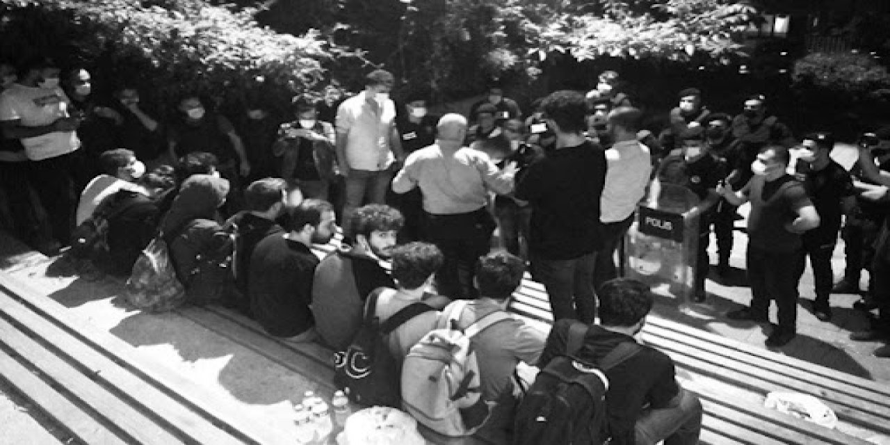 'Barınamıyoruz' diyen 5 öğrenci gözaltına alındı: "Dün yasaldı, bugün mü değil?"