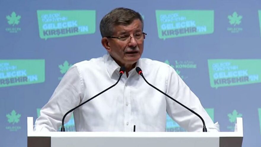 Davutoğlu'ndan çok konuşulacak iddia: "Ekonomistler ile Erdoğan’ın danışmanları arasında tartışma çıktı"