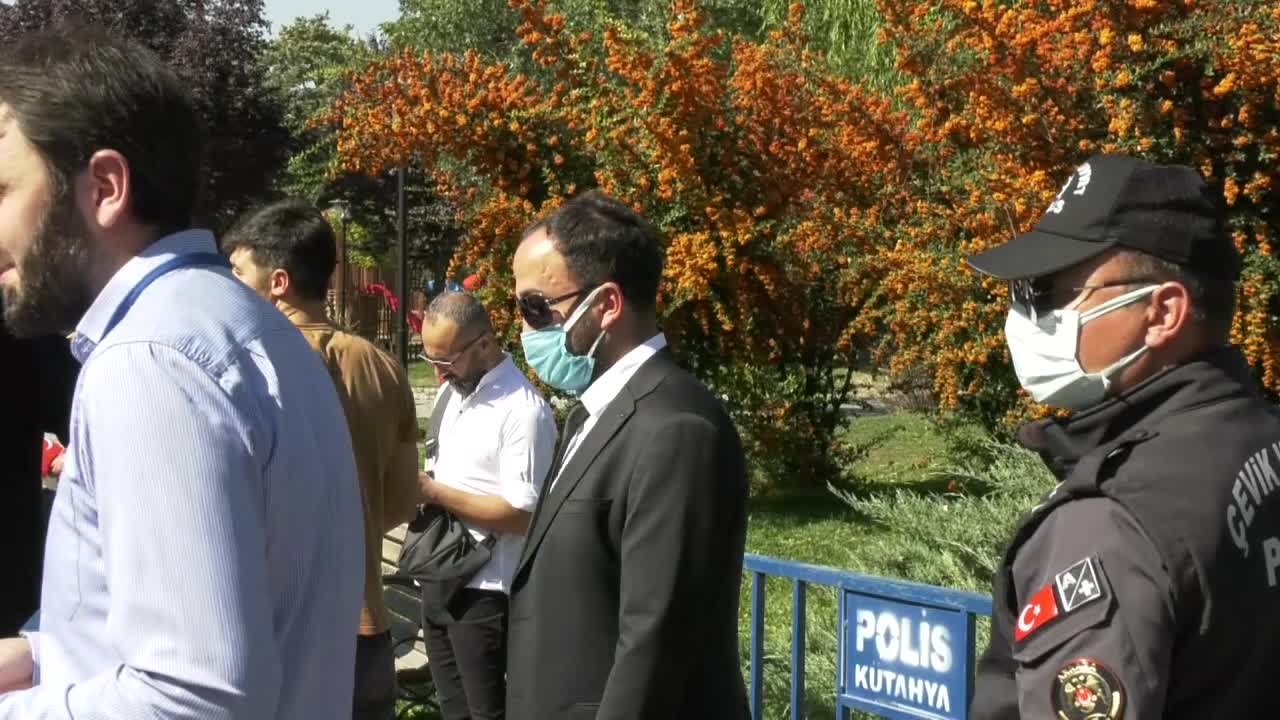 Abdurrahman Dilipak'tan aşı karşıtlarının mitinginde 'robot' iddiası