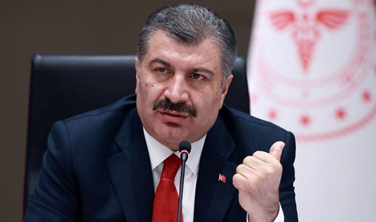 Sağlık Bakanı Fahrettin Koca'nın paylaşımlarına tepki yağdı