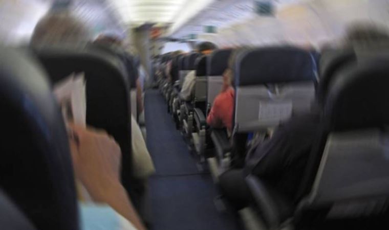 Üniversite öğrencisine uçakta taciz