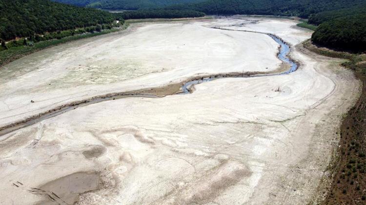 Tehlike çanları çalıyor: İstanbul'un suyunu karşılayan barajlar kurudu