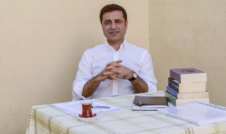 AİHM'in kararına rağmen tutukluluğu devam eden Demirtaş'ın avukatından açıklama: "Esas amaç seçimlerde cezaevinde kalmasını sağlamak"