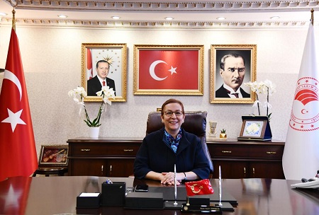 Her gün bir yeni skandal: "Bakan Yardımcısının eşine 150 bin dolar niye gönderildi?"