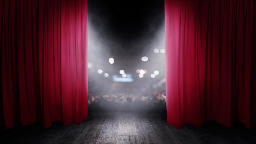 Tiyatroda korkunç ölüm: Oyuncu gösteri sırasında yaşamını yitirdi