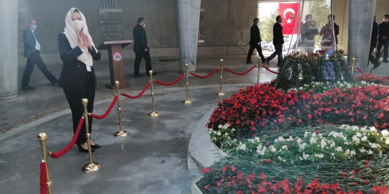 Doğum gününde mezarı başında anma düzenlediler