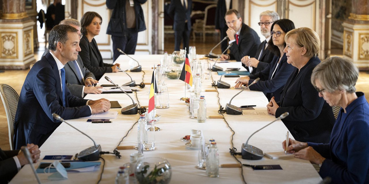 Merkel'e Belçika'nın en yüksek onur nişanı verildi