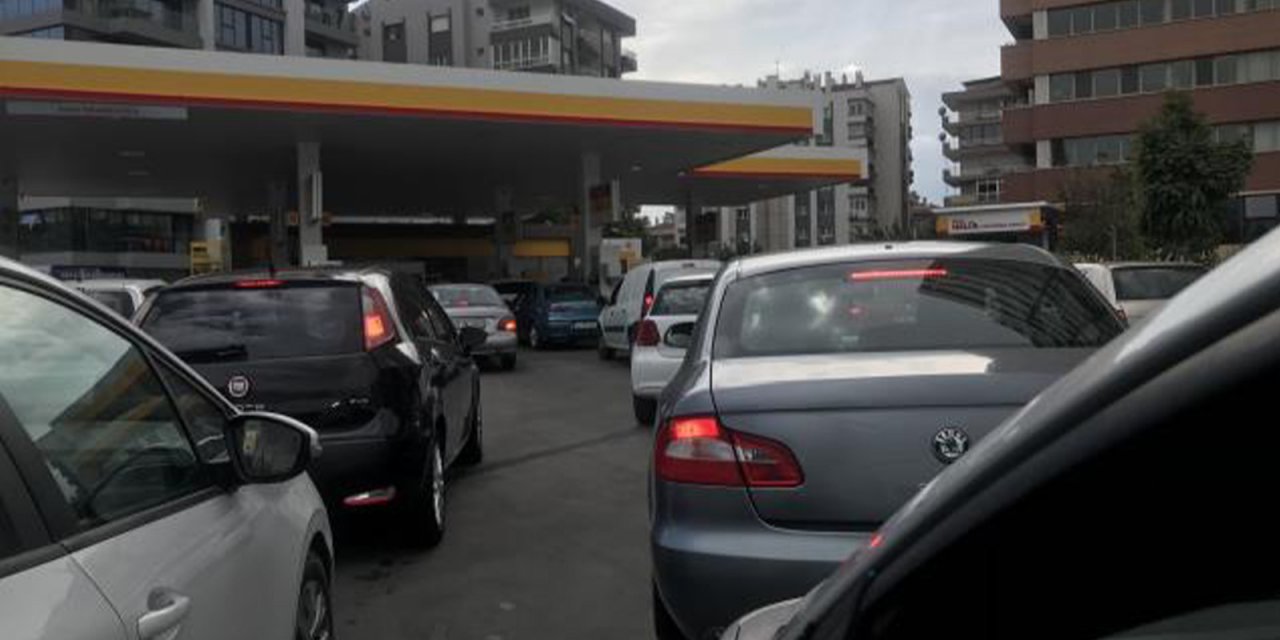 CHP'li Akın'dan Erdoğan'a: "Asıl kuyruklar benzin istasyonlarında"