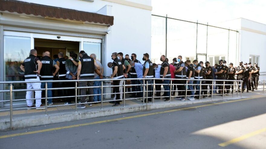 İhale yolsuzluğu şüphelisi 87 kişi adliyede