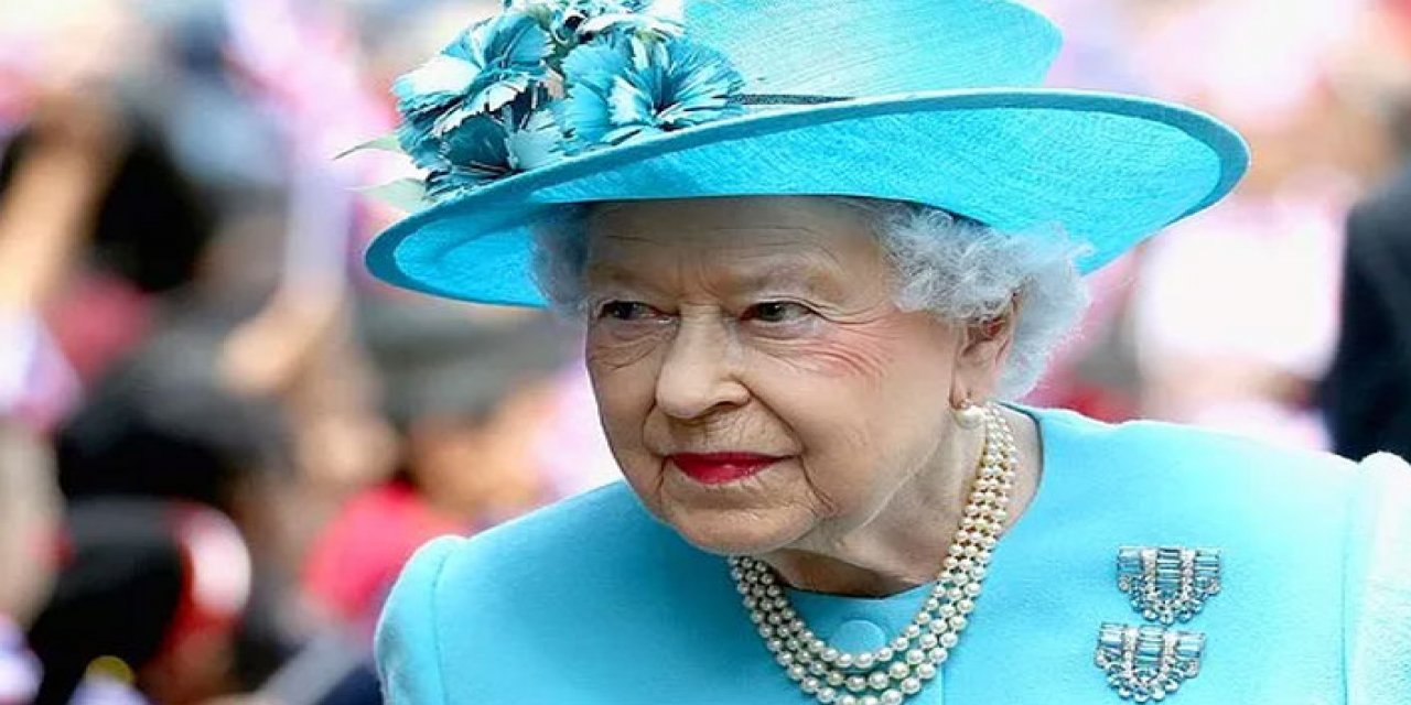 Salatasından salyangoz çıktı: Kraliçe'nin mutfak personeline gönderdiği not ortaya çıktı