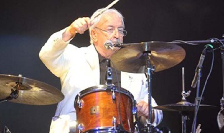 Türkiye'de batı müziğinin öncülerinden kabul ediliyordu: Ünlü sanatçı yaşamını yitirdi