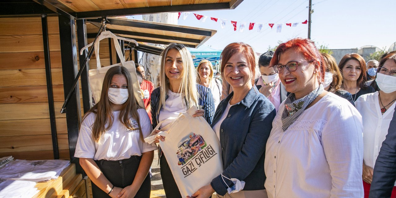 Dilek İmamoğlu, kız çocuklarını dinledi