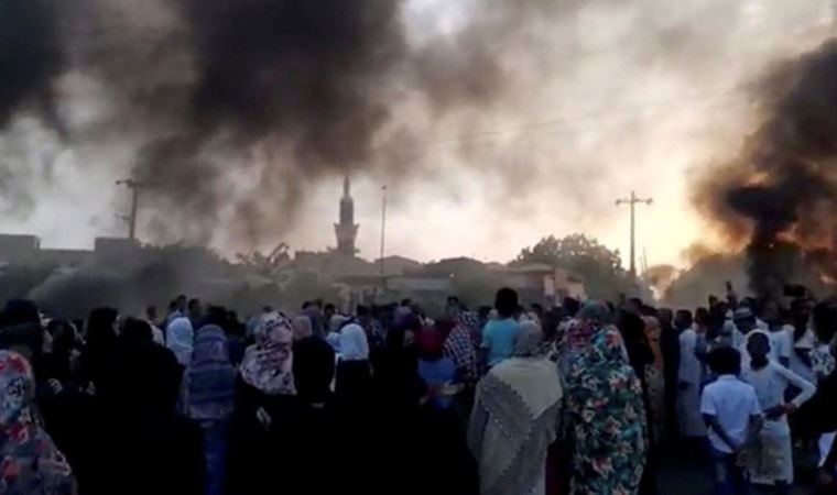 Sudan'da darbe girişimi: Başbakan gözaltına alındı