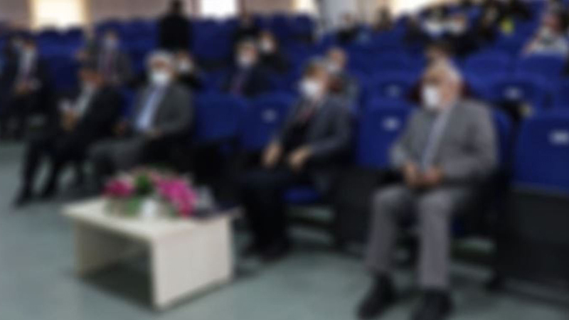 Üniversitede skandal etkinlik: Laiklik ve ders kitapları hedef alındı