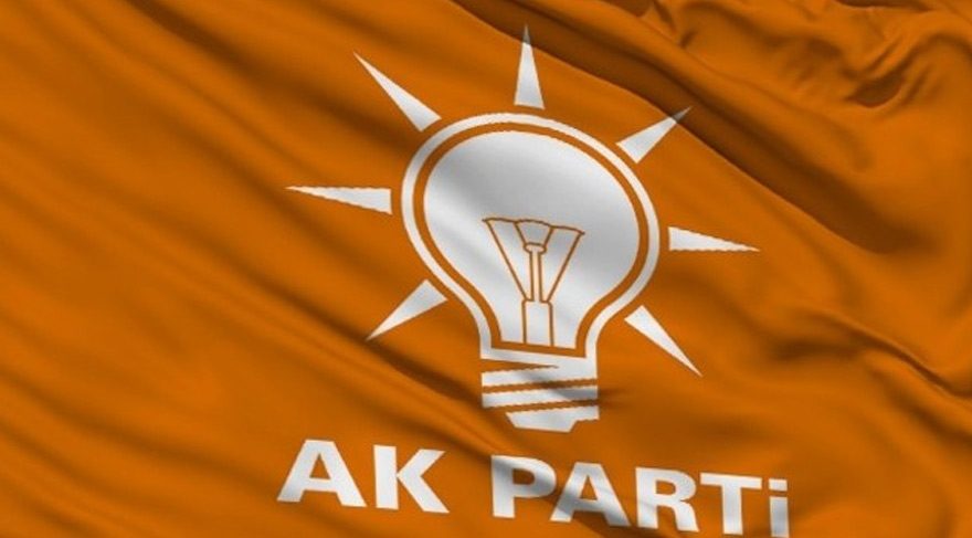AKP'li belediyeden skandal paylaşım: Pazar artıklarını toplayan vatandaşla böyle dalga geçti!