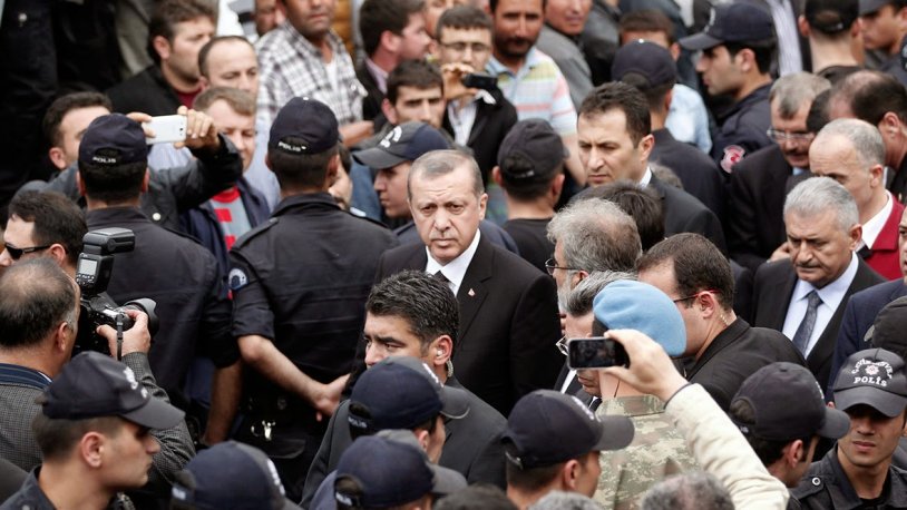 AKP seçmeninden Erdoğan'a soğuk duş: Birer birer sırt çeviriyorlar!