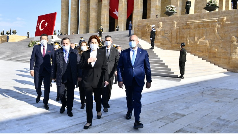 İYİ Parti lideri Meral Akşener'in Anıtkabir ziyaretinde gözden kaçan kare! Devlet Bahçeli detayı dikkat çekti