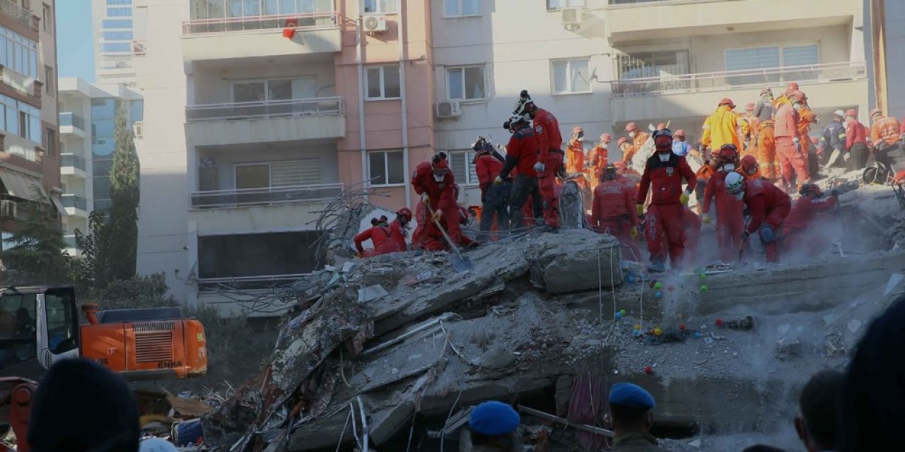 Rıza Bey Apartmanı'nda nefesler tutuldu! 90. saatte enkazda umutlar yeserdi...