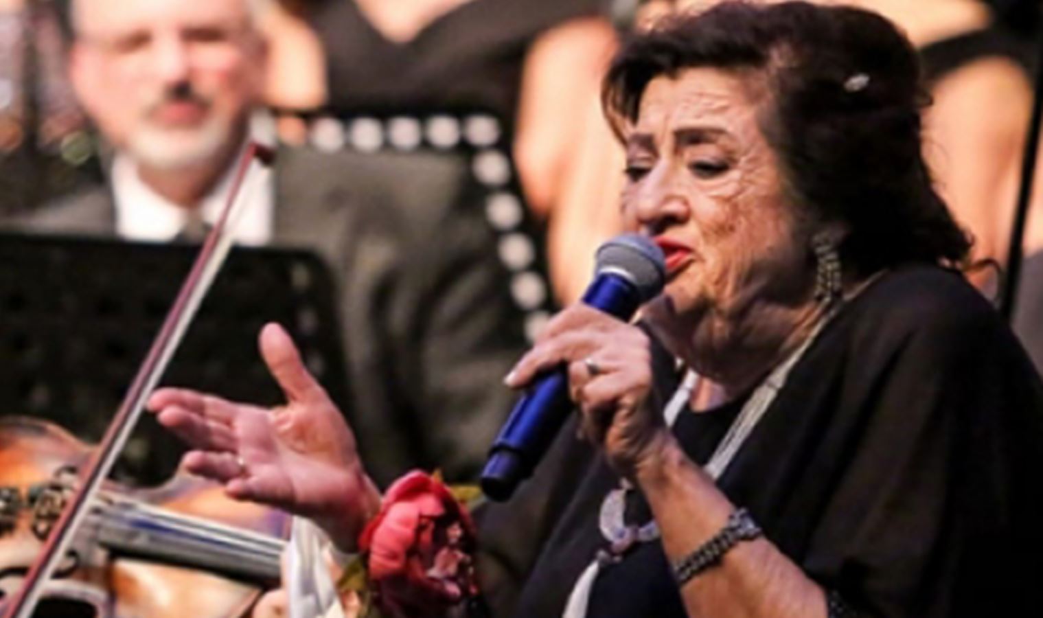 Hastaneye kaldırılmıştı: Ünlü sanatçı yaşam mücadelesini kaybetti