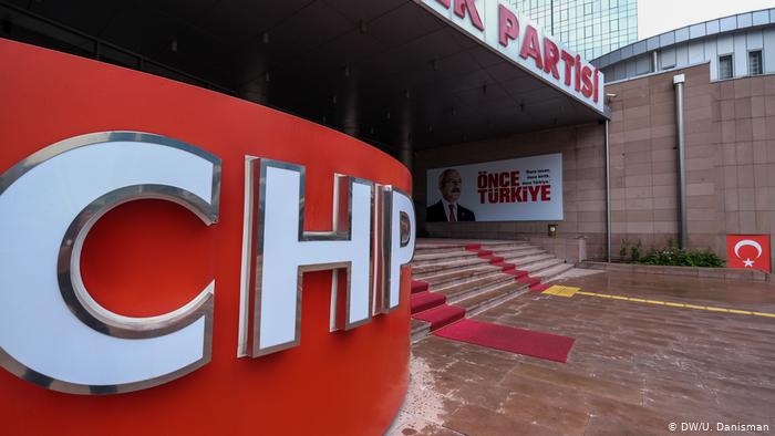 CHP'de istifa depremi: AKP'ye geçtiler!