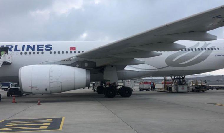 İstanbul'a dönüyordu... Ünlü oyuncunun uçağına yıldırım çarptı