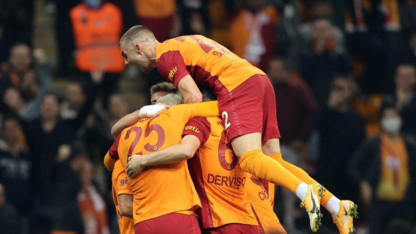 Süper Lig'de heyecan devam ediyor! Galatasaray fırsat haftasını iyi değerlendirdi