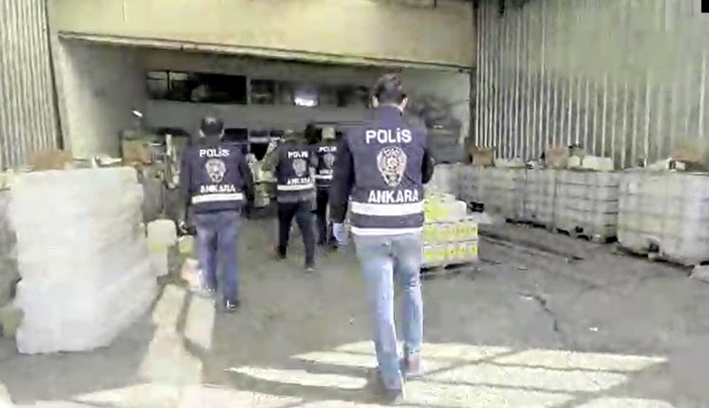 Ankara'da 6.6 ton etil alkol ele geçirildi