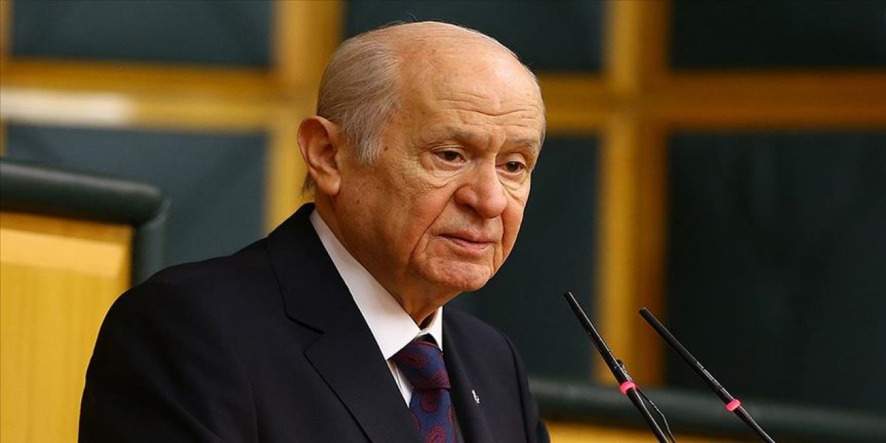 Devlet Bahçeli'den deprem yorumu... "Keşke riskli binalarda oturmak tercih edilmeseydi"