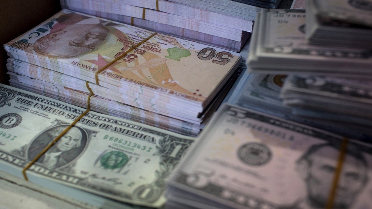 Dolar/TL için iki kritik tarihi duyurdu: "Düşünmek bile istemiyorum"