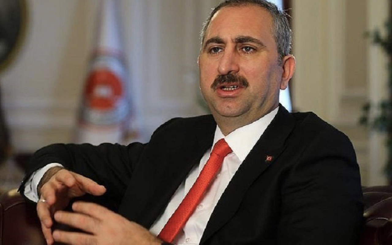 Adalet Bakanı Gül tek tek uyardı: "Eğer bir insan ‘Bu şekilde yaşamayacaksın’ veya ‘Şu şekilde yaşayacaksın, şu şekilde düşüneceksin’ şeklinde bir dayatmayla karşılaşırsa..."