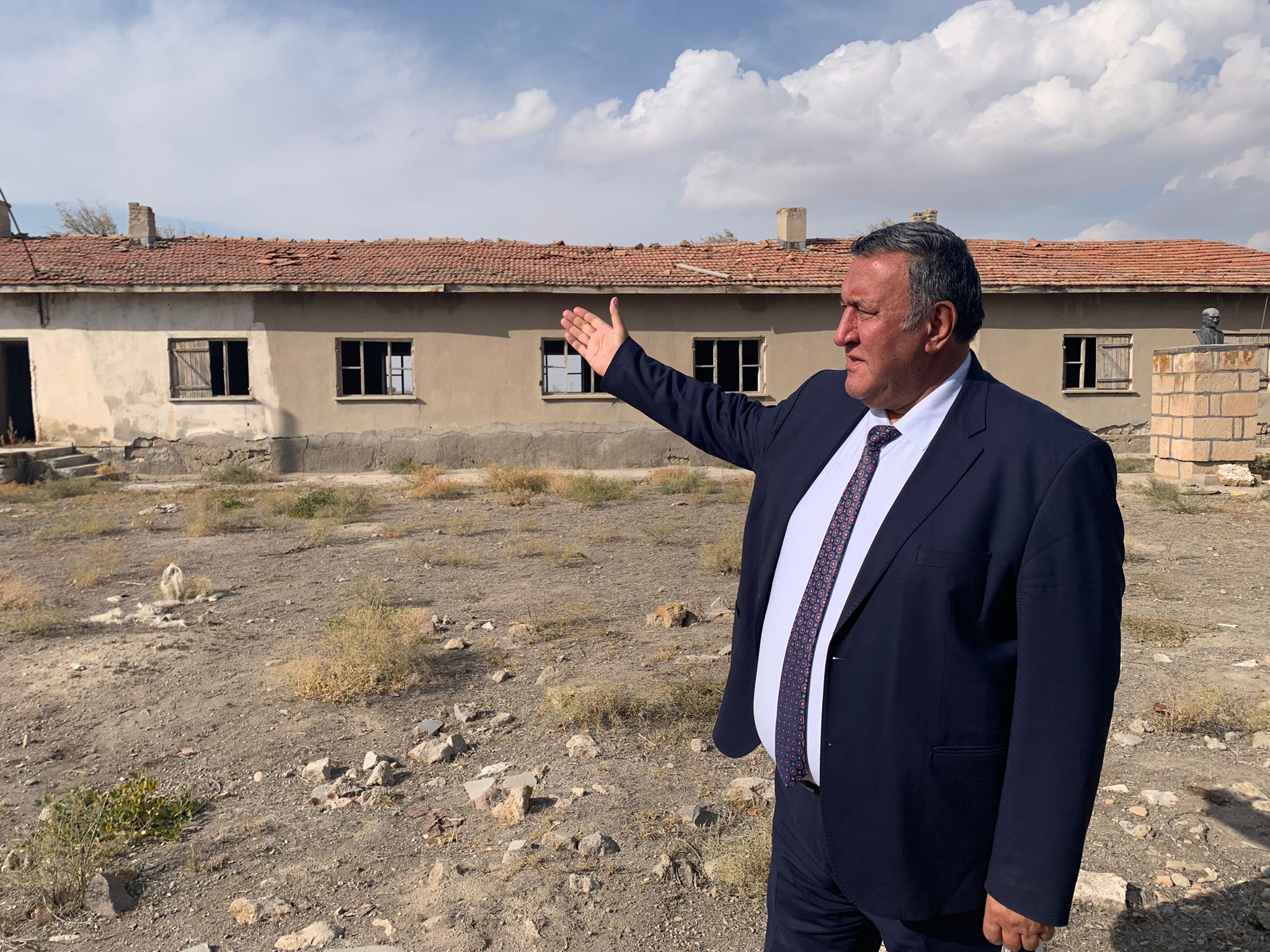 CHP'li Ömer Fethi Gürer'den çarpıcı açıklamalar: “Taşımalı eğitim sistemi kapanan köy okullarını anlatıyor”