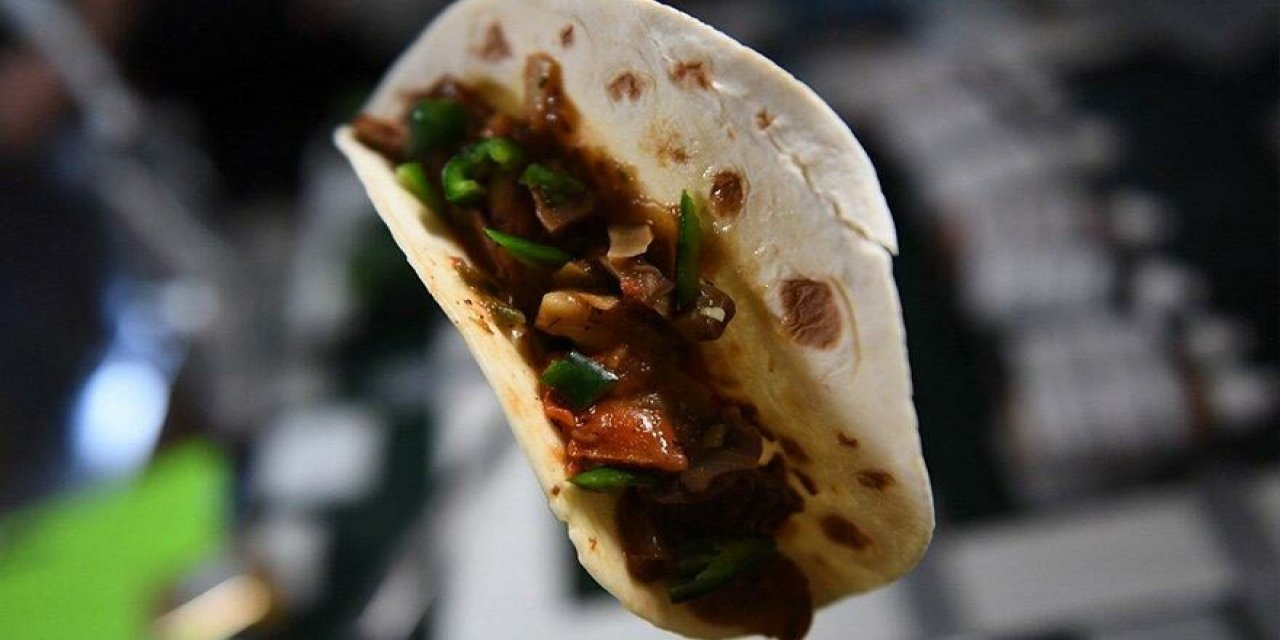 Uzayda biber yetiştirdiler… Tako yapıp yediler