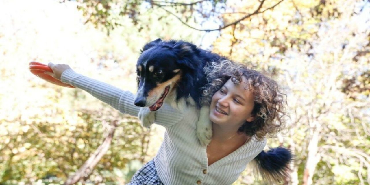 23 yaşındaki İrem, köpeği Cash ile şizofreniyi atlattı
