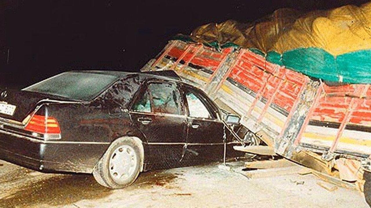 Susurluk skandalının üzerinden 25 yıl geçti: Siyaset-mafya ilişkisi, kayıp silahlar, soruşturulmayan dosyalar...